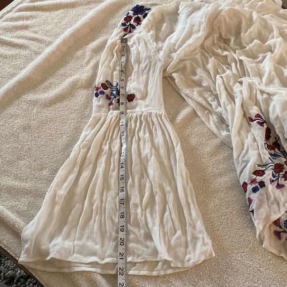 Free Prople Te Almo flowy bell sleeved tunic/dress w/ great embroidered flowers - Picture 15 of 15
